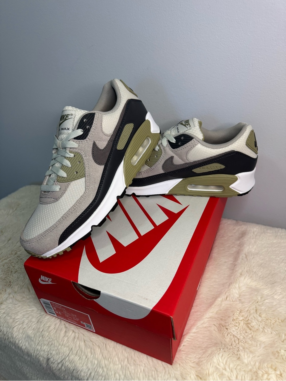 Nike Air Max 90 Men's Sneakers in Olive Green/Black/White